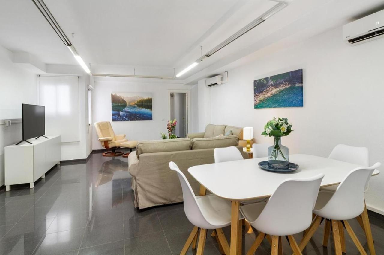 Amplio Piso En Atarazanas Apartment Malaga Ngoại thất bức ảnh